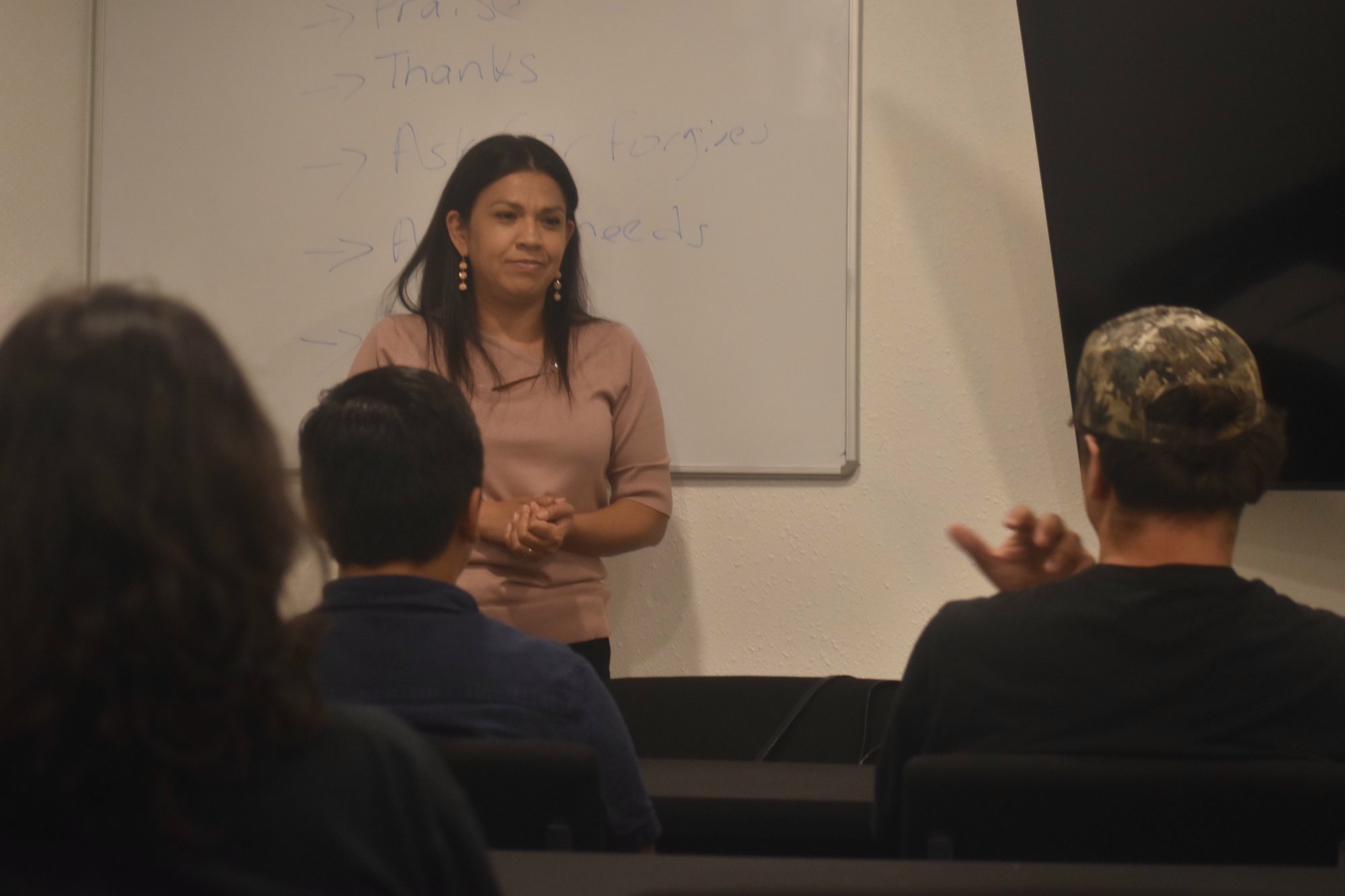 Maestra enseñando